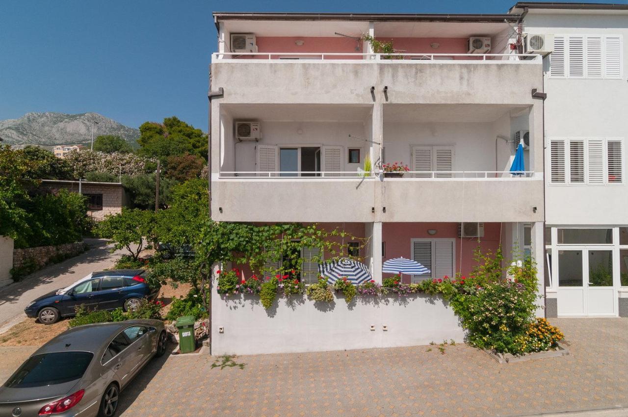 Apartman Neven Подгора Екстериор снимка