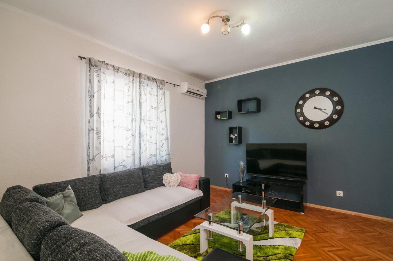 Apartman Neven Подгора Екстериор снимка