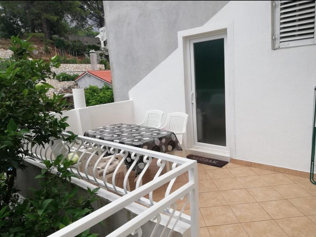 Apartman Neven Подгора Екстериор снимка