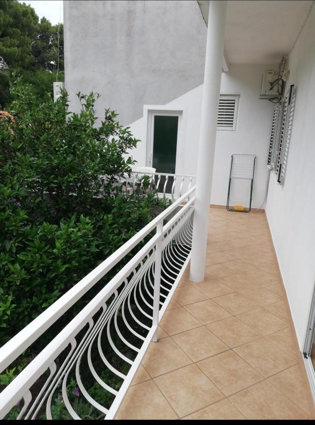 Apartman Neven Подгора Екстериор снимка